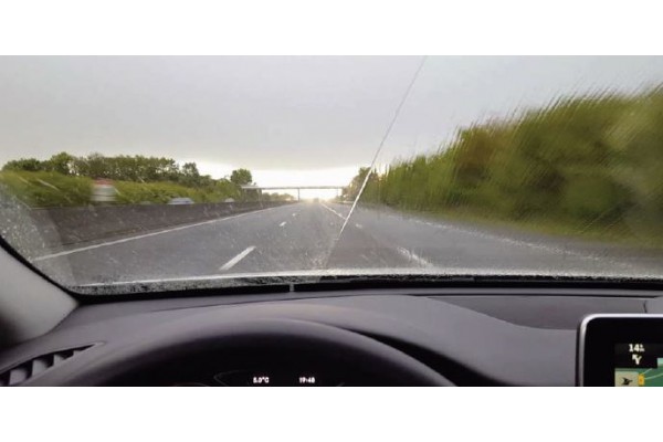 Le réseau Rapid Pare-Brise élargit son offre en proposant le traitement Stoprain