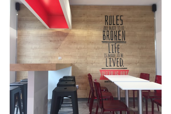 Pizza Hut débarque à Cannes et se renforce en région parisienne