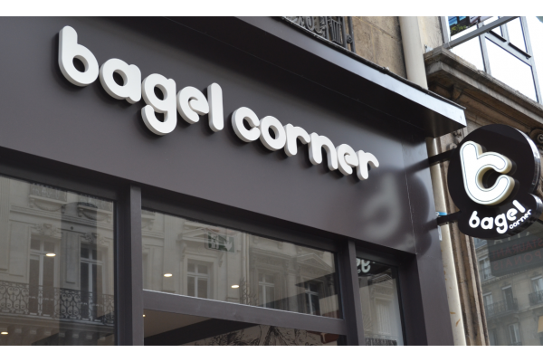 La franchise Bagel Corner poursuit sa mutation et part à la conquête de nouveaux territoires