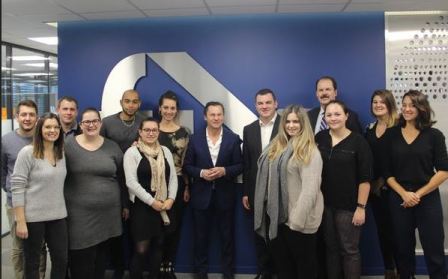 Le président de Fix Auto World et son équipe en visite au siège du réseau Fix Auto France 