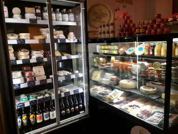 Les Domaines Qui Montent rénovent la boutique historique de la rue Cardinet, à Paris 17ème