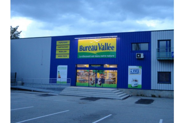 Bureau Vallée renforce sa présence dans l’Aube, à Boulogne-Billancourt et à Montrouge