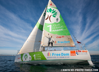 Free Dom : premier réseau de services à la personne à soutenir un skipper sur La Solitaire du Figaro