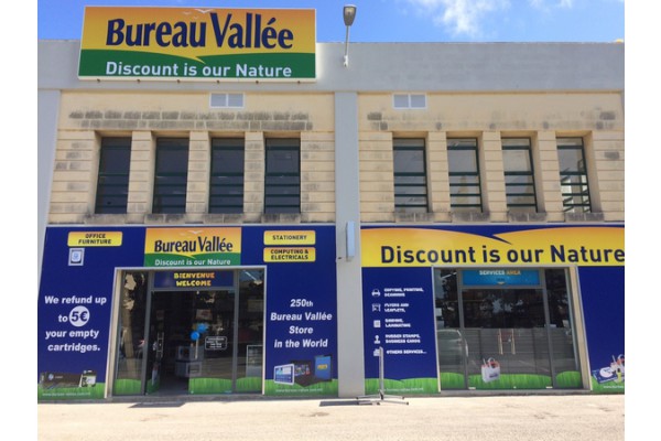 La franchise Bureau Vallée se déploie à Malte