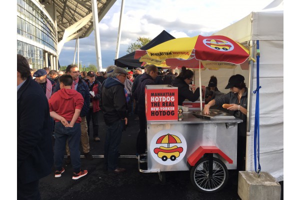 La franchise Manhattan Hot Dog s’implante sur l’A1 et cible Paris pour septembre